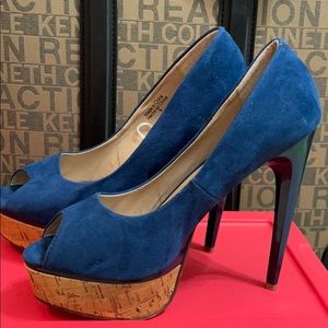 Velvet gorgeous heels